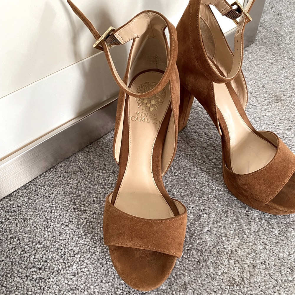 Vince camuto Sakari brown suede platform heels - new